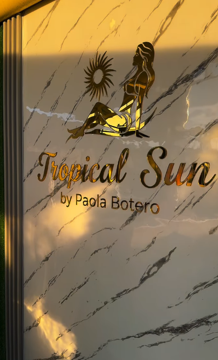 Mural mármol dorado Tropical Sun